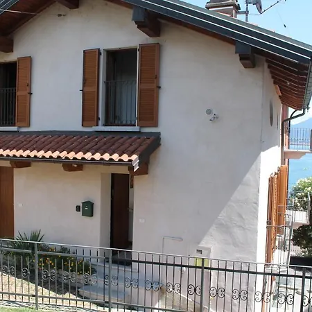 Paradiso Sul Maggiore アパート バヴェーノ